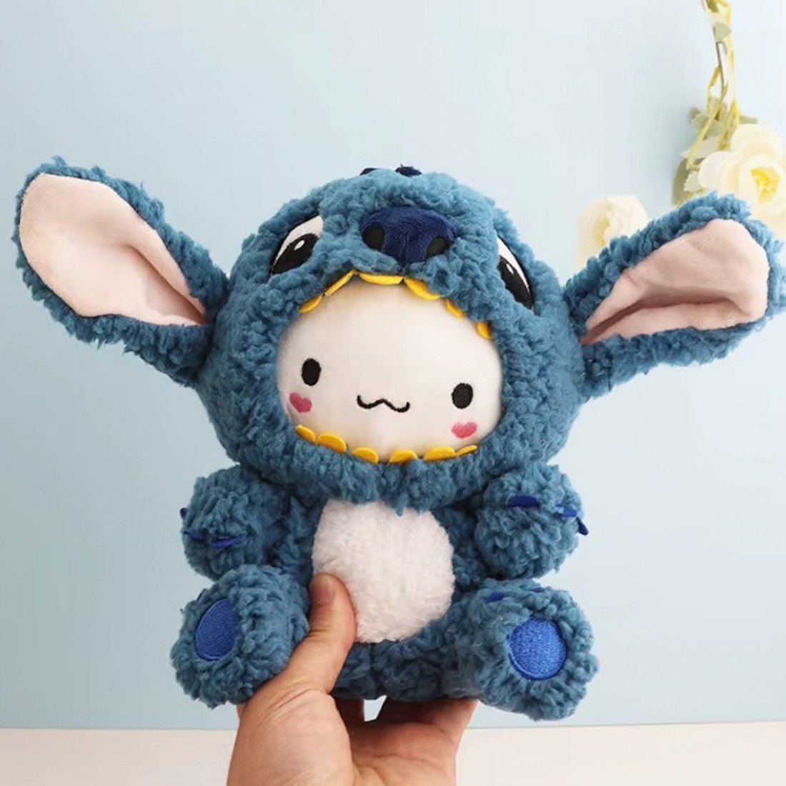 Gosedjur Cinnamoroll utklädd till Stitch