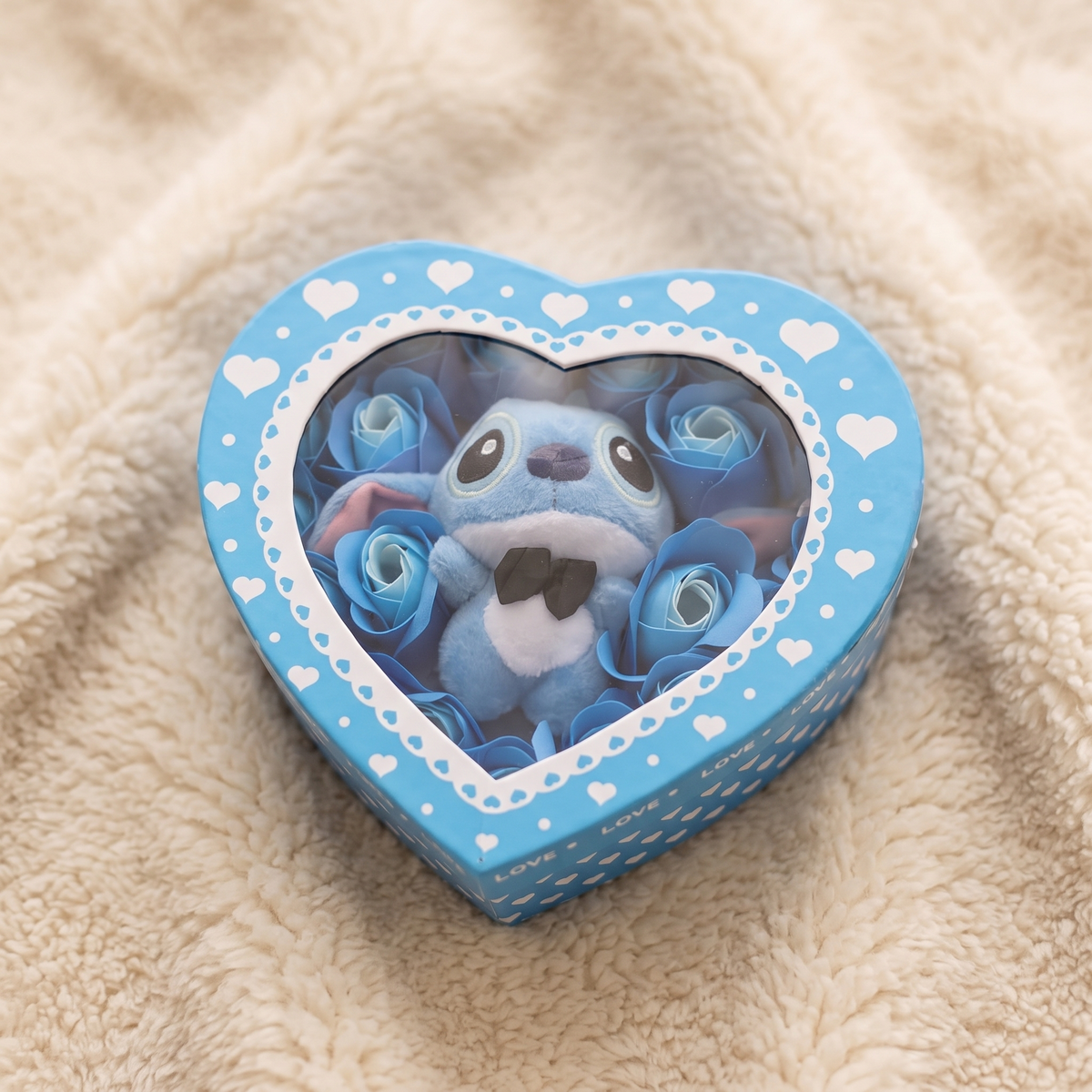 Presentask gosedjur Stitch hjärtask med blå rosor