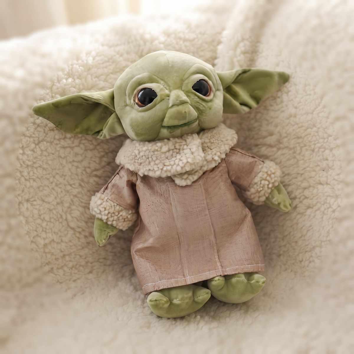 Gosedjur Baby Yoda med kappa