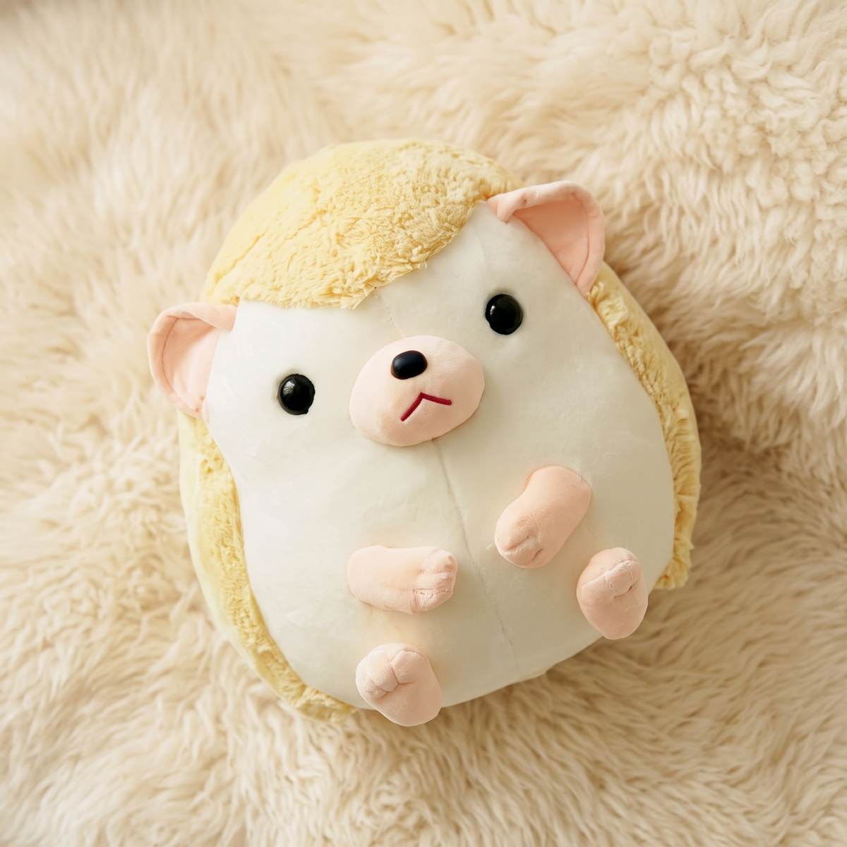 Gosedjur igelkott kawaii gul och beige