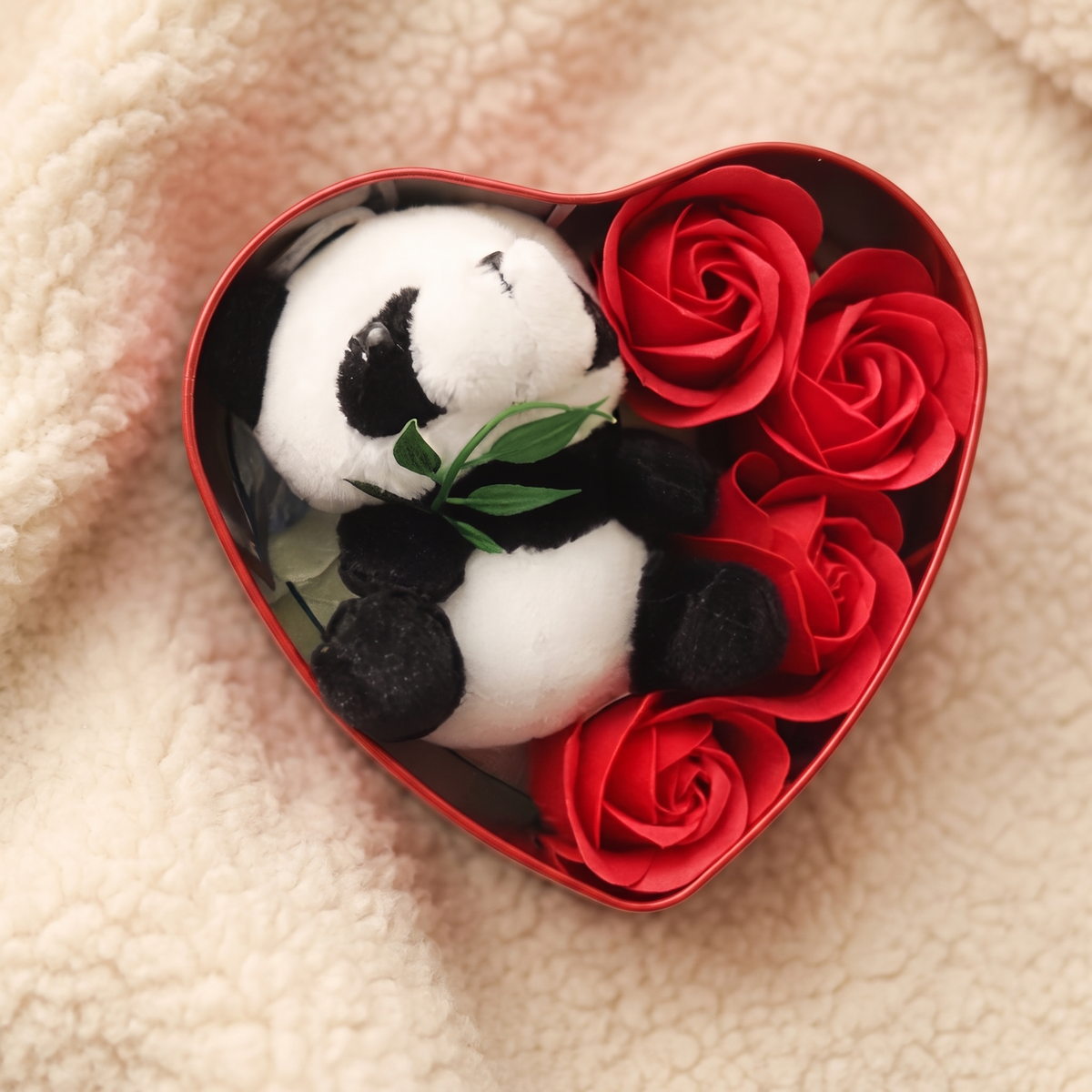Gosedjur panda alla hjärtans dag hjärtask och rosor