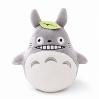 Gosedjur Totoro med grönt blad